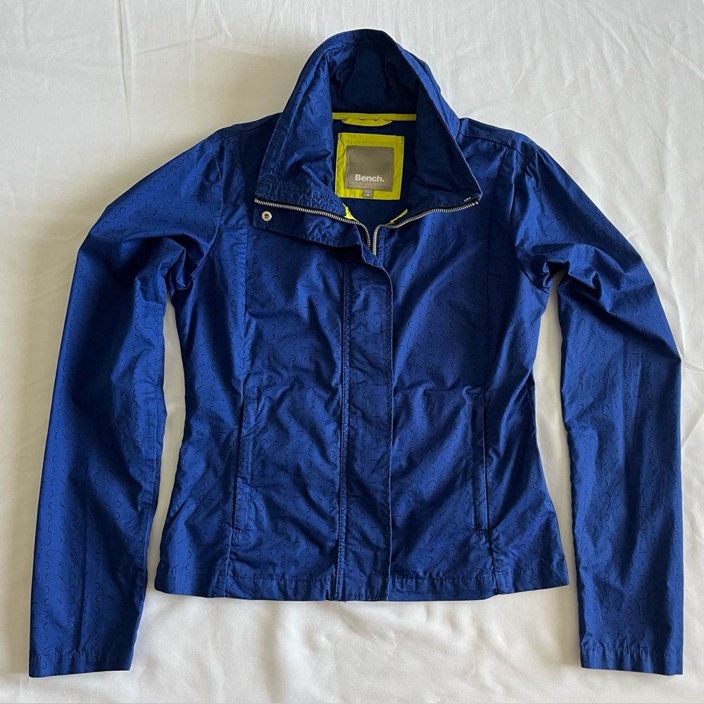 Bench Lightweight Jacket - Size M
